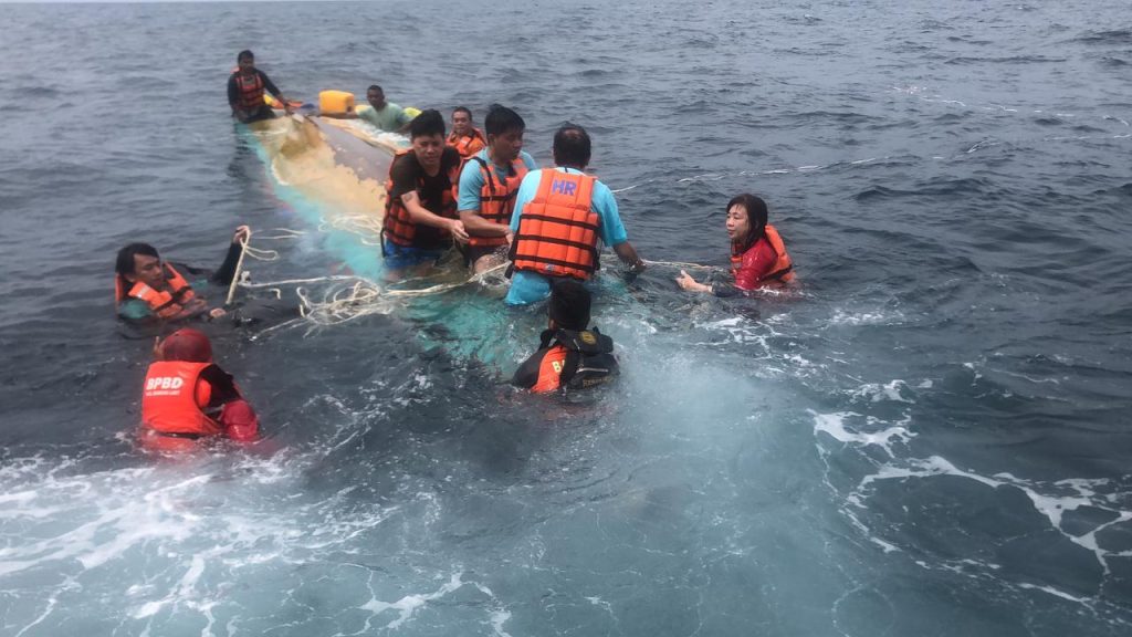 Kapal di Banggai Laut Terbalik, Sembilan Orang Penumpang Selamat
