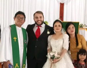 Seorang Pria Asal Kanada Nikahi Gadis Asal Mamasa