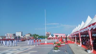 Pemprov Sulbar Bersama Forkopimda Sukses Laksanakan Upacara HUT RI ke-79 di Anjungan Pantai Manakarra
