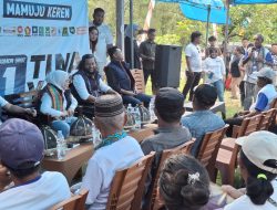 Sutinah Disambut Keberagaman di Salutiwo, Hingga Pengalungan Tenun dari NTT