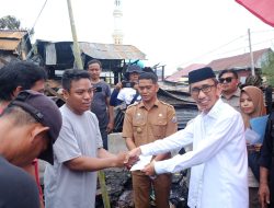 Kembali Kunjungi Korban Kebakaran, Kali Ini Pjs Bupati Majene Bersama Baznas