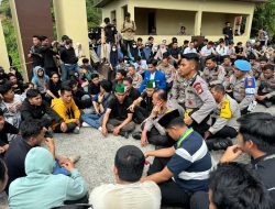 Kapolda Sulbar Duduk Bersama Massa Unjuk Rasa, Yakinkan Mahasiswa Persoalan yang Ada Dituntaskan!