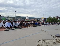 Salat Id di Anjungan Pantai Manakarra, SDK Ajak Umat Islam Bersama Bangun Daerah
