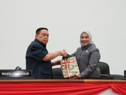 Wakil Ketua DPRD Terima LKPJ Pemprov Sulbar