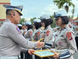 Dorong Kinerja Optimal, Dirlantas Polda Sulbar Beri Reward Personel Berprestasi