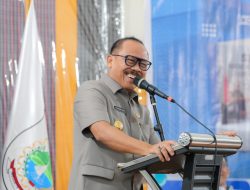 Buku “SDK Mendayung dari Hulu”: Perjalanan Politik Suhardi Duka yang Inspiratif