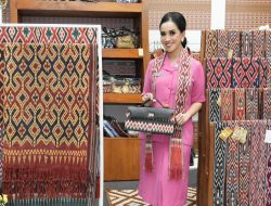 Tenun Sekomandi: Permata Tersembunyi Sulawesi Barat Bersinar di Bazar Kreasi Bhayangkari Nusantara 2025
