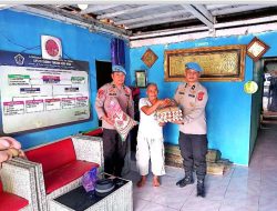 Kadiv Propam Polri dan Bid Propam Polda Sulbar Salurkan Bantuan Sembako untuk Anak Yatim di Mamuju