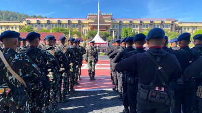 Pesan Mendalam Warnai Farewell Parade Kapolda Sulbar: Tongkat Estafet Kepemimpinan Diserahkan