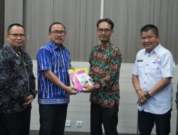 Dukung Budaya Literasi, PT Intan Pariwara Sumbang 670 Buku untuk Sulbar