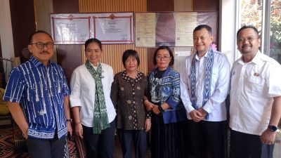 Rumah Tenun Ulukarua Jadi Fokus Kunjungan Wamenpar dan Gubernur Sulbar