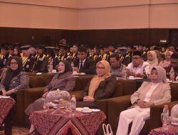 Ketua DPRD Sulbar Hadiri Wisuda Universitas Tomakaka, Beri Pesan Inspiratif kepada Lulusan