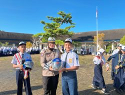 Semarakkan HUT Lalu Lintas dan Hari Jadi Polwan, Polwan Polda Sulbar Sosialisasi Keselamatan di SMPN 2 Mamuju
