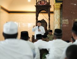 Wagub Sulbar Ingatkan Integritas dan Kesederhanaan dalam Peringatan Maulid di Mesjid Raya Campalagian